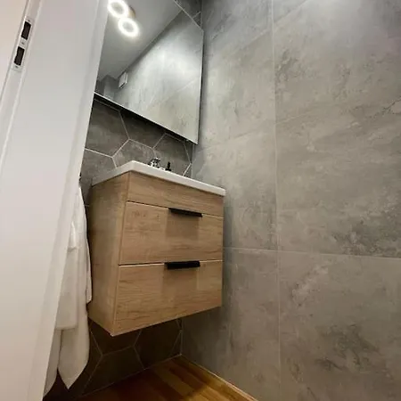 דירה Modern 1bdr Baneasa בוקרשט